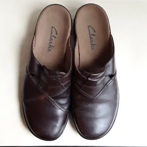 Clarks women's sleep-on Clogs size 8